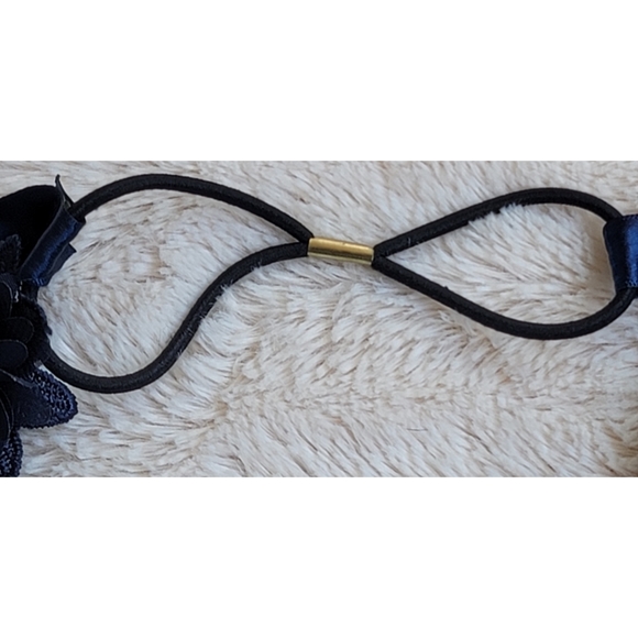 Navy flower headband - Picture 11 of 16